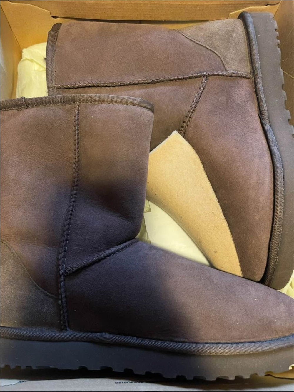 UGG Classic Short II Boots in Chocolate (NEW)
